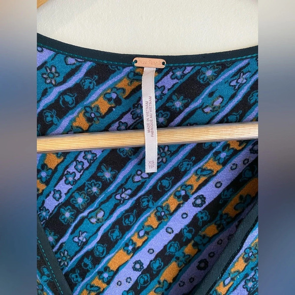 NWT Free People phoebe printed jersey maxi wrap dress in multi Size XS - Picture 10 of 12